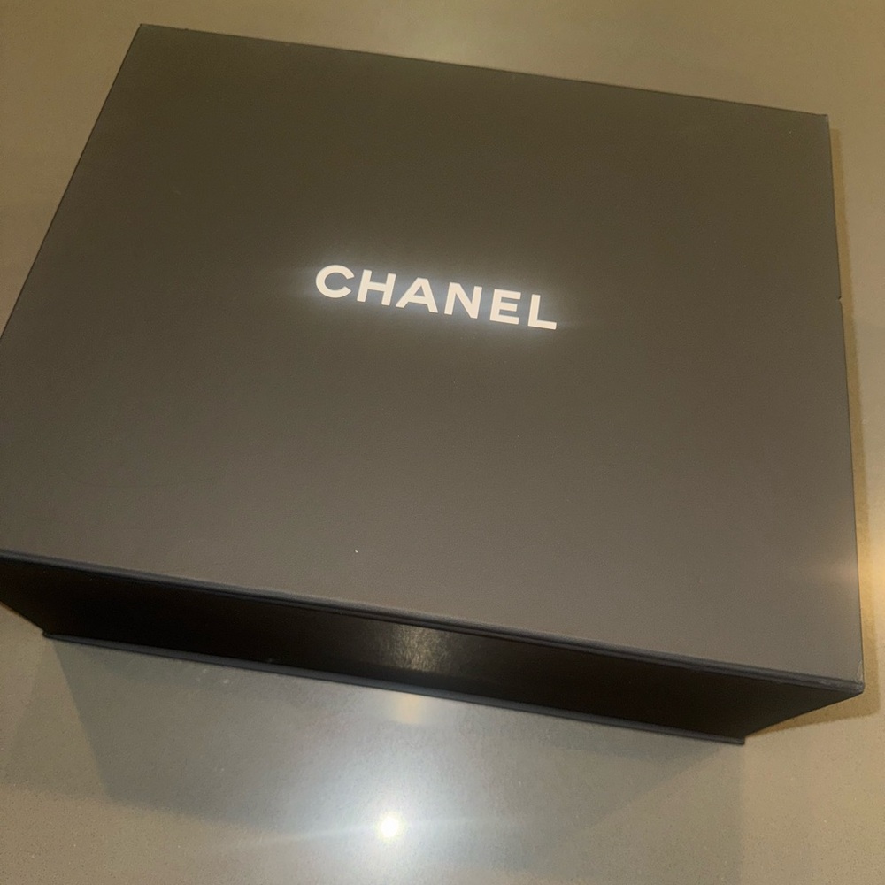 Chanel Boy Bag Medium Black w/Gold Hardware - Picture 17 of 17